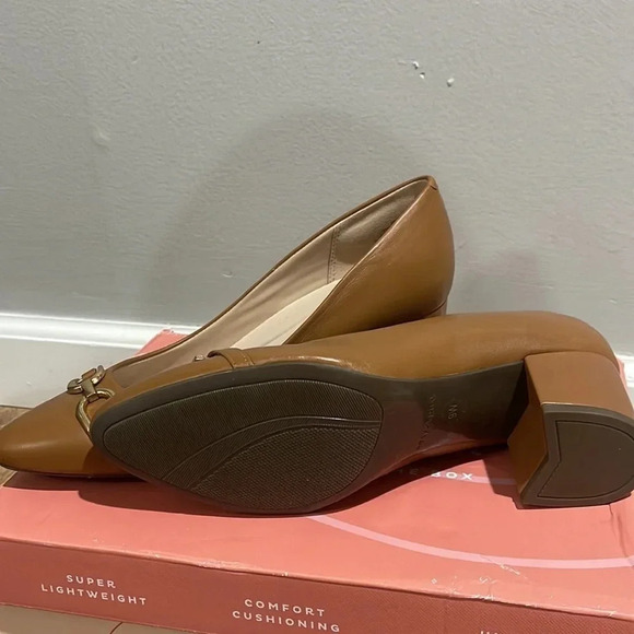Easy Spirit Tan Brown Carlla Formal Cushion Heels 9W - Picture 3 of 9